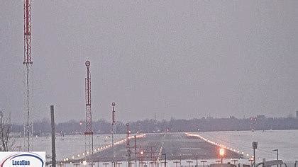 yul webcam|Pierre Elliott Trudeau Airport, Quebec Live Webcam